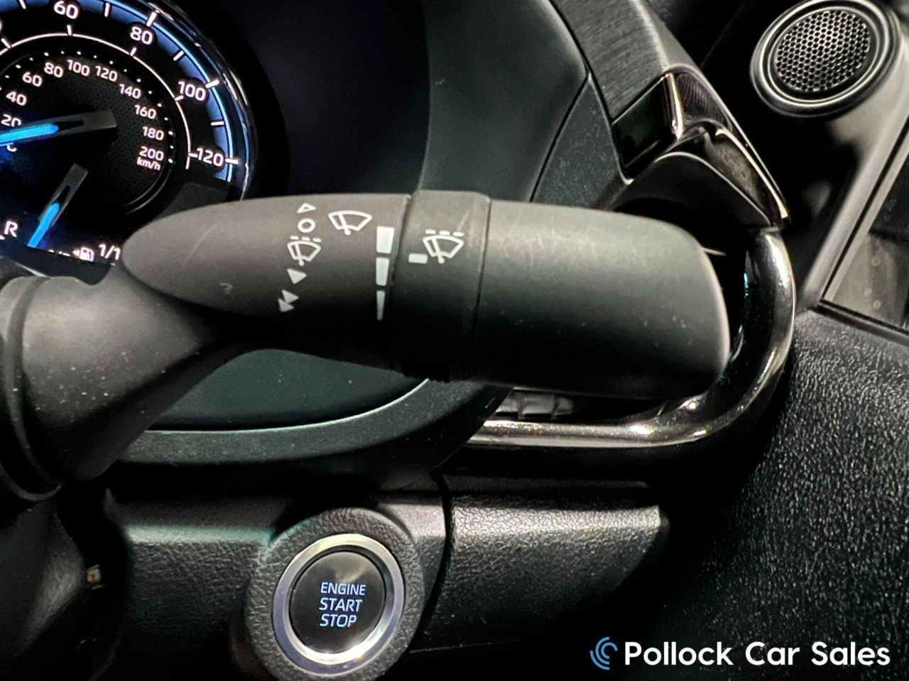 2025 TOYOTA HILUX 2.8 D-4D-h Invincible X Pickup 4dr Diesel Hybrid Auto 4WD Euro 6 (204 ps) C - vehicle photo 45 for sale on PureCar