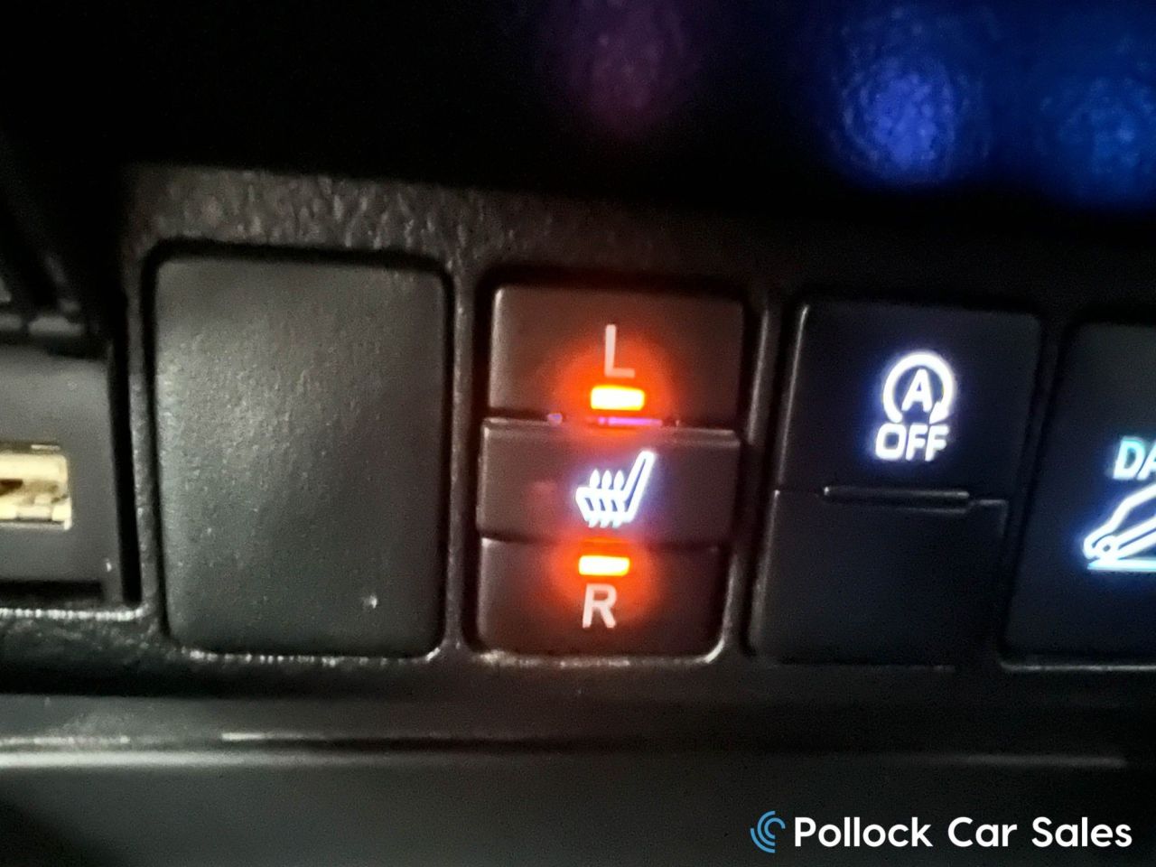 2025 TOYOTA HILUX 2.8 D-4D-h Invincible X Pickup 4dr Diesel Hybrid Auto 4WD Euro 6 (204 ps) C - vehicle photo 48 for sale on PureCar