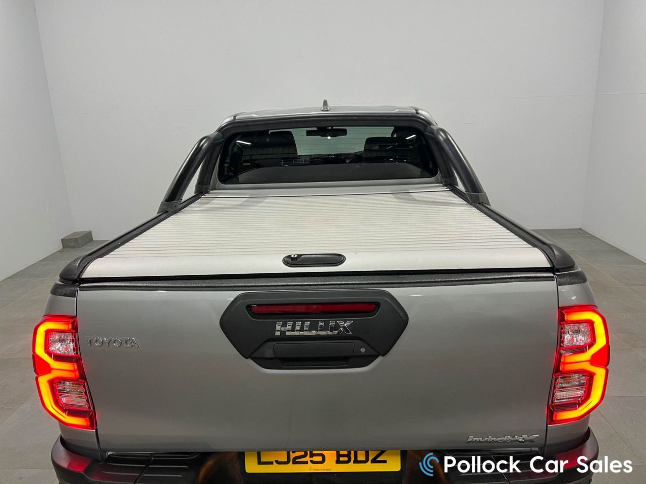 2025 TOYOTA HILUX 2.8 D-4D-h Invincible X Pickup 4dr Diesel Hybrid Auto 4WD Euro 6 (204 ps) C - vehicle photo 54 for sale on PureCar