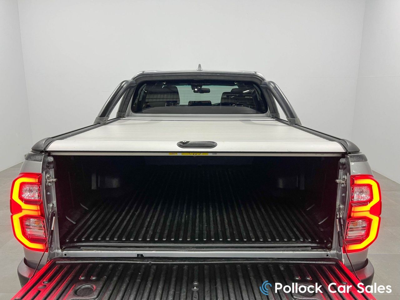 2025 TOYOTA HILUX 2.8 D-4D-h Invincible X Pickup 4dr Diesel Hybrid Auto 4WD Euro 6 (204 ps) C - vehicle photo 55 for sale on PureCar