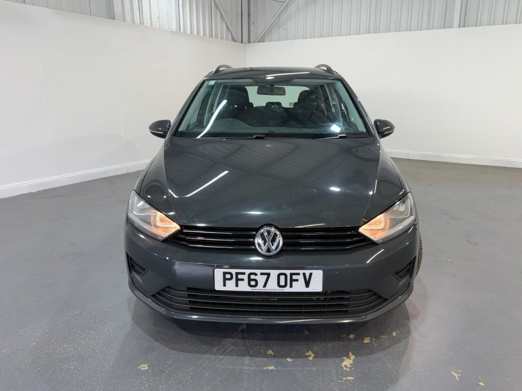 2017 Volkswagen Golf SV — image 2