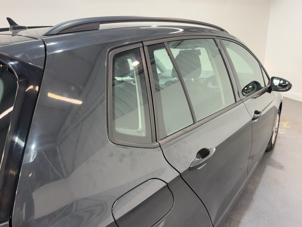 2017 Volkswagen Golf SV — image 6