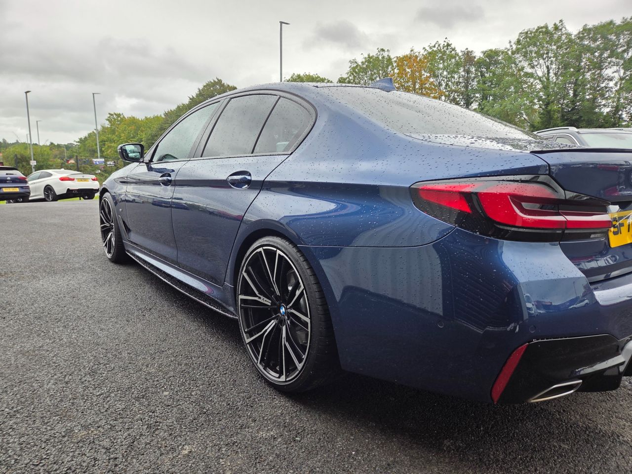 2022 BMW 5 SERIES 2.0 520d MHT M Sport Saloon 4dr Diesel Hybrid Steptronic Euro 6 (s/s) (190 - vehicle photo 6 for sale on PureCar