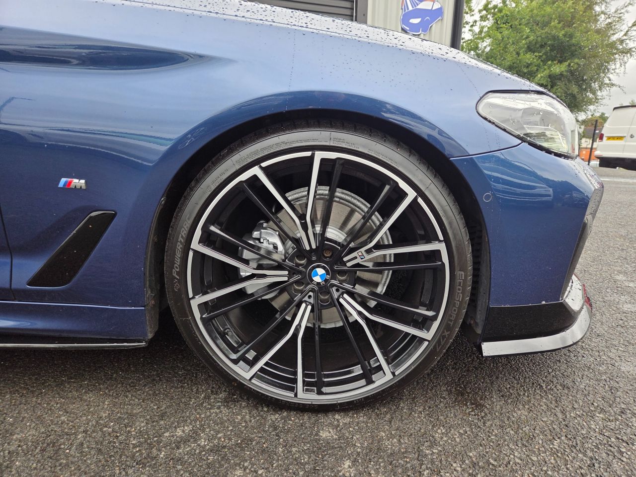 2022 BMW 5 SERIES 2.0 520d MHT M Sport Saloon 4dr Diesel Hybrid Steptronic Euro 6 (s/s) (190 - vehicle photo 10 for sale on PureCar