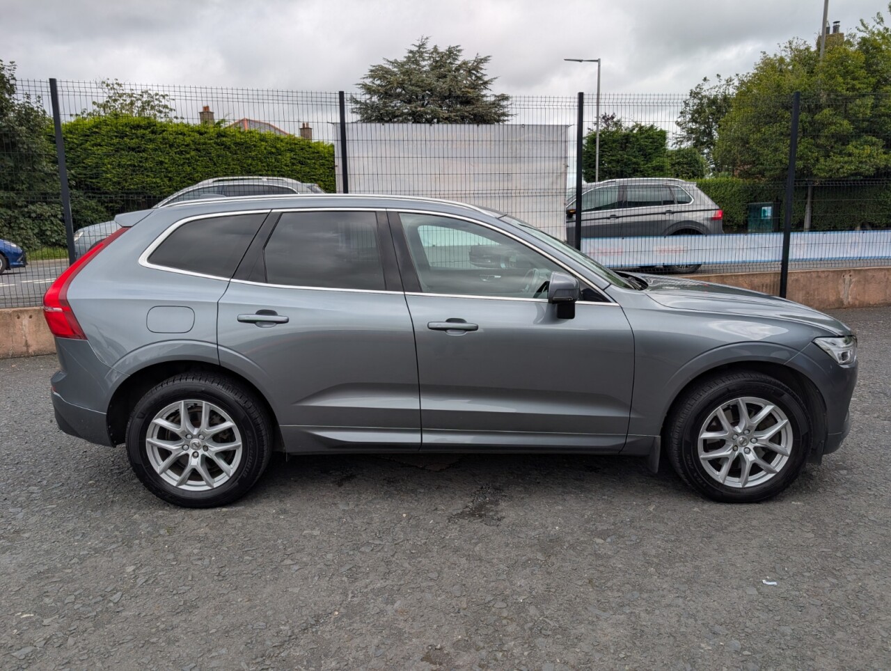 2017 VOLVO XC60 2.0 D4 Momentum Pro SUV 5dr Diesel Auto AWD Euro 6 (s/s) (190 ps) - vehicle photo 9 for sale on PureCar