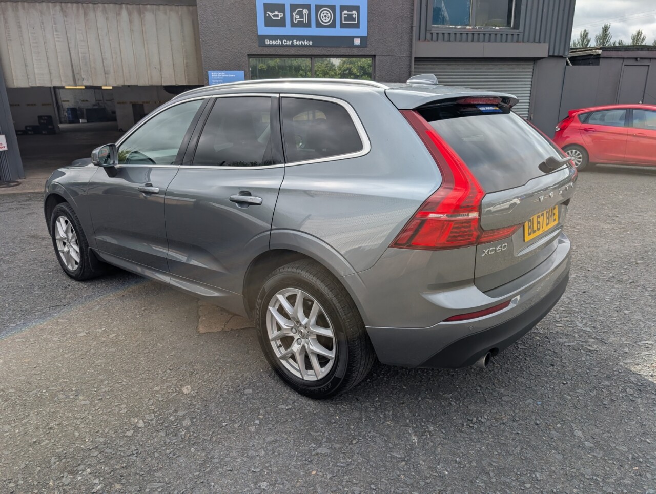 2017 VOLVO XC60 2.0 D4 Momentum Pro SUV 5dr Diesel Auto AWD Euro 6 (s/s) (190 ps) - vehicle photo 17 for sale on PureCar