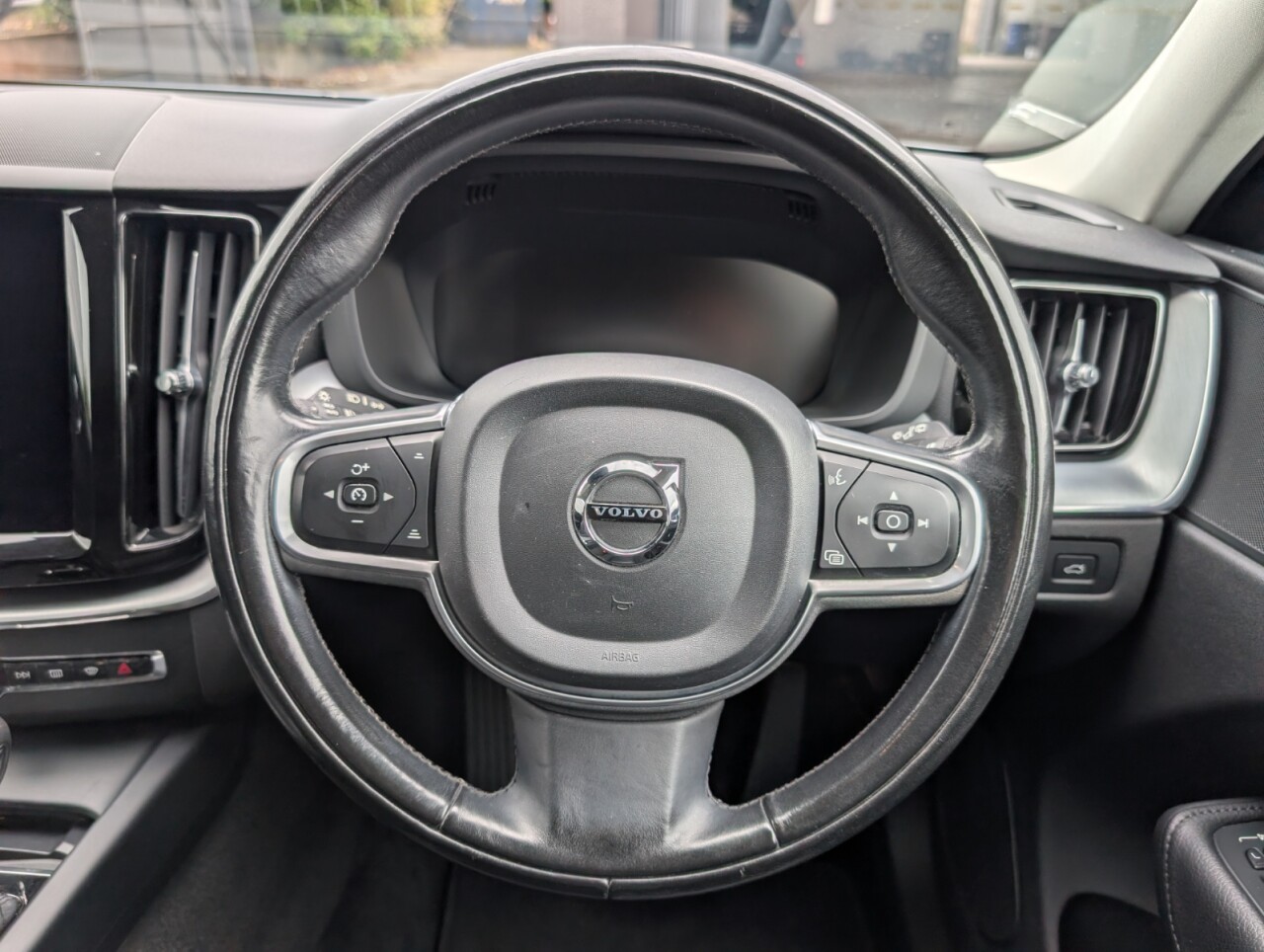 2017 VOLVO XC60 2.0 D4 Momentum Pro SUV 5dr Diesel Auto AWD Euro 6 (s/s) (190 ps) - vehicle photo 26 for sale on PureCar