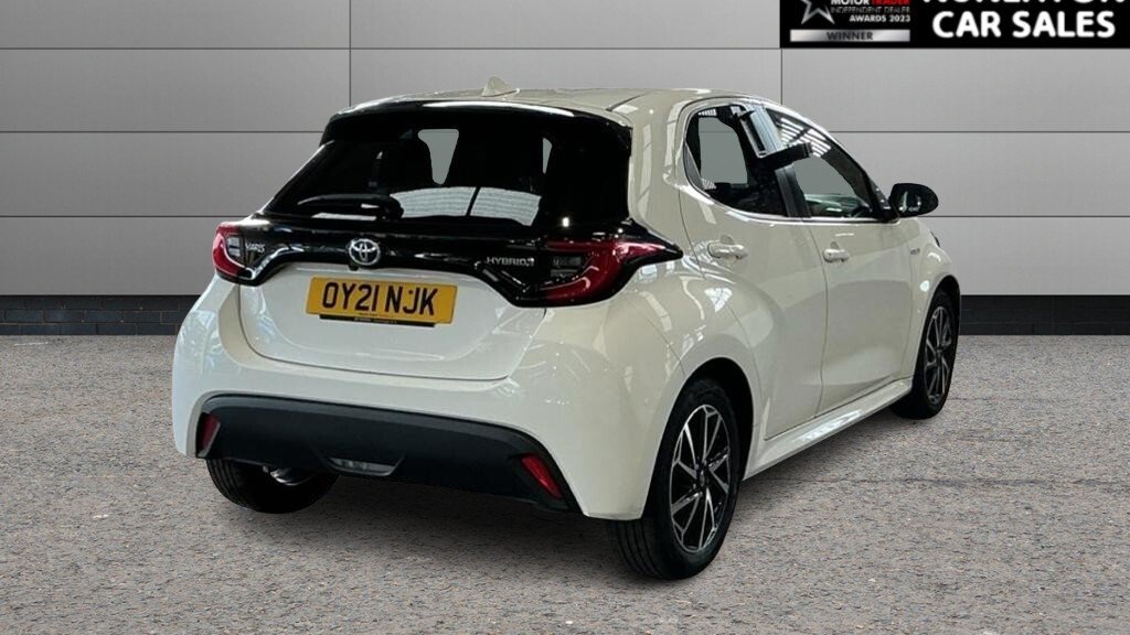 2021 Toyota Yaris — image 3