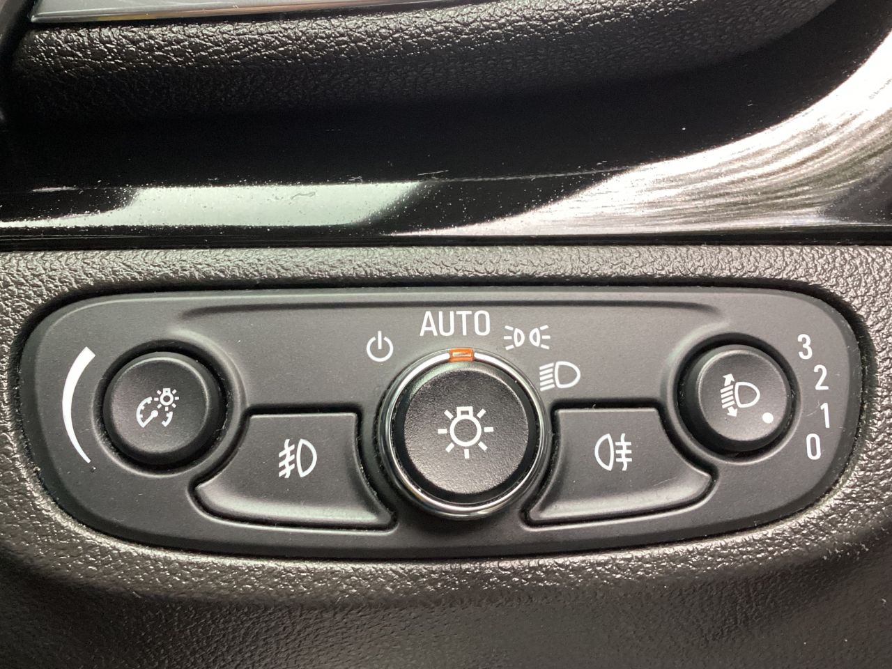 2017 VAUXHALL MOKKA X 1.4i Turbo Active SUV 5dr Petrol Auto Euro 6 (140 ps) - vehicle photo 23 for sale on PureCar