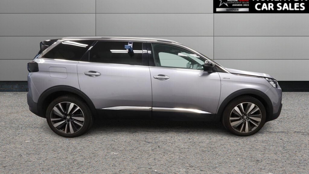 2019 Peugeot 5008 — image 2