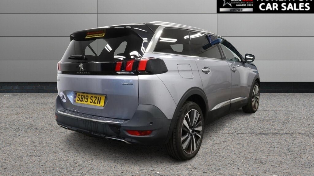 2019 Peugeot 5008 — image 3