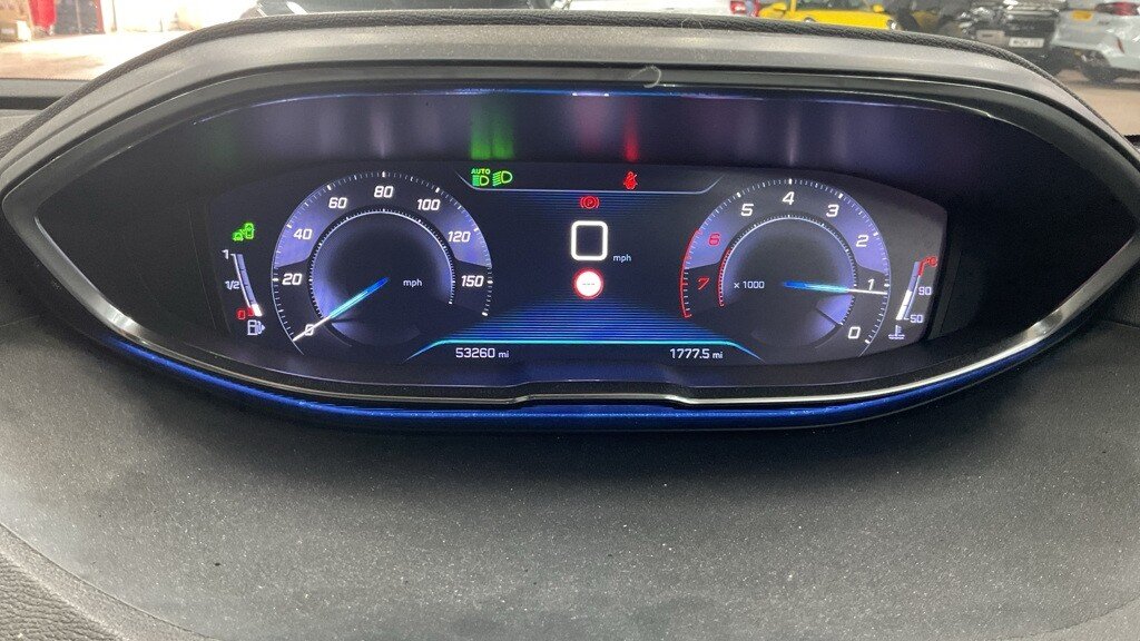 2019 Peugeot 5008 — image 11