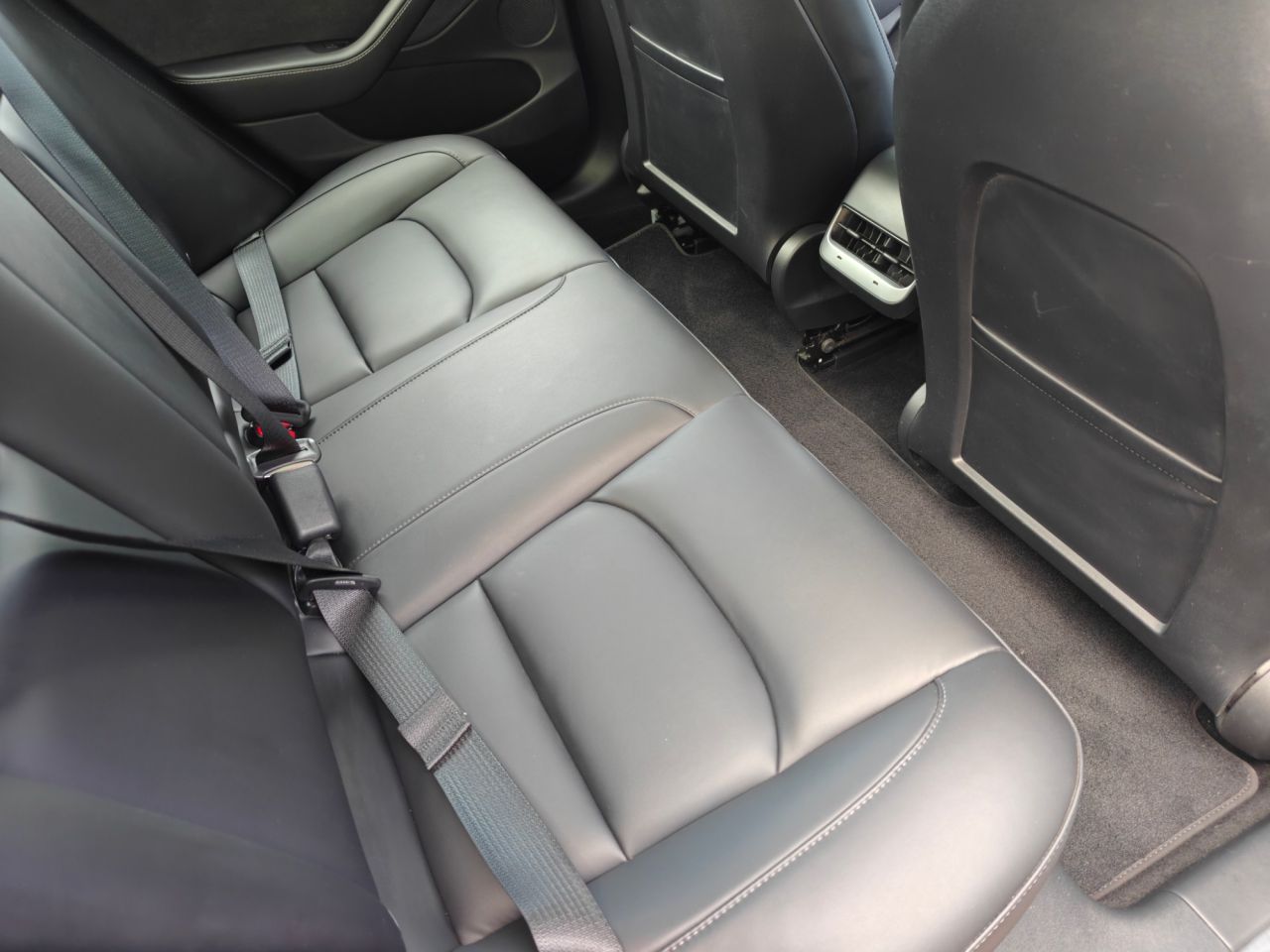 2021 TESLA Model 3 (Dual Motor) Long Range Saloon 4dr Electric Auto 4WDE (346 ps) - vehicle photo 14 for sale on PureCar