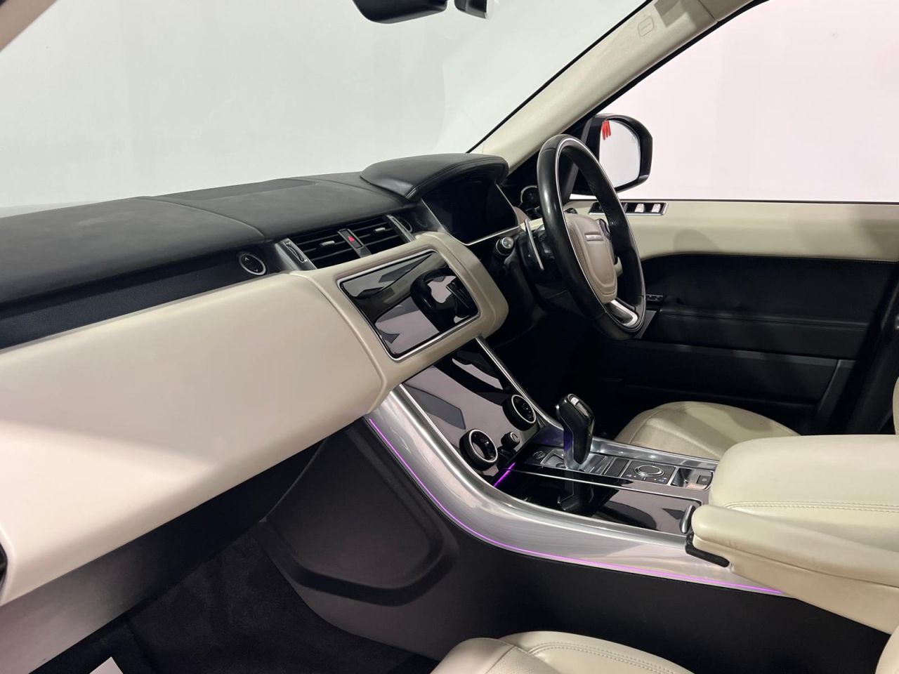2019 LAND ROVER RANGE ROVER SPORT 4.4 SD V8 Autobiography Dynamic SUV 5dr Diesel Auto 4WD Euro 6 (s/s) (339 p - vehicle photo 6 for sale on PureCar