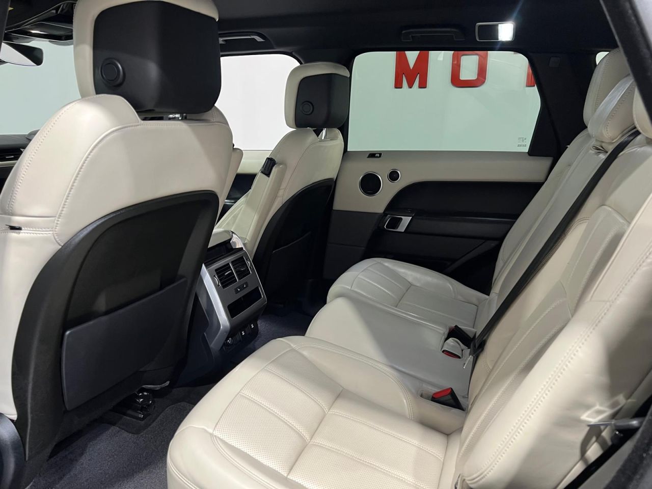 2018 LAND ROVER RANGE ROVER SPORT 3.0 SD V6 HSE SUV 5dr Diesel Auto 4WD Euro 6 (s/s) (306 ps) PHENOMENALLY TI - vehicle photo 18 for sale on PureCar