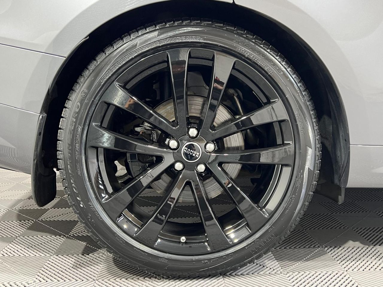 2023 LAND ROVER RANGE ROVER SPORT 3.0 D300 MHEV Dynamic SE SUV 5dr Diesel Auto 4WD Euro 6 (s/s) (300 ps) Eige - vehicle photo 3 for sale on PureCar