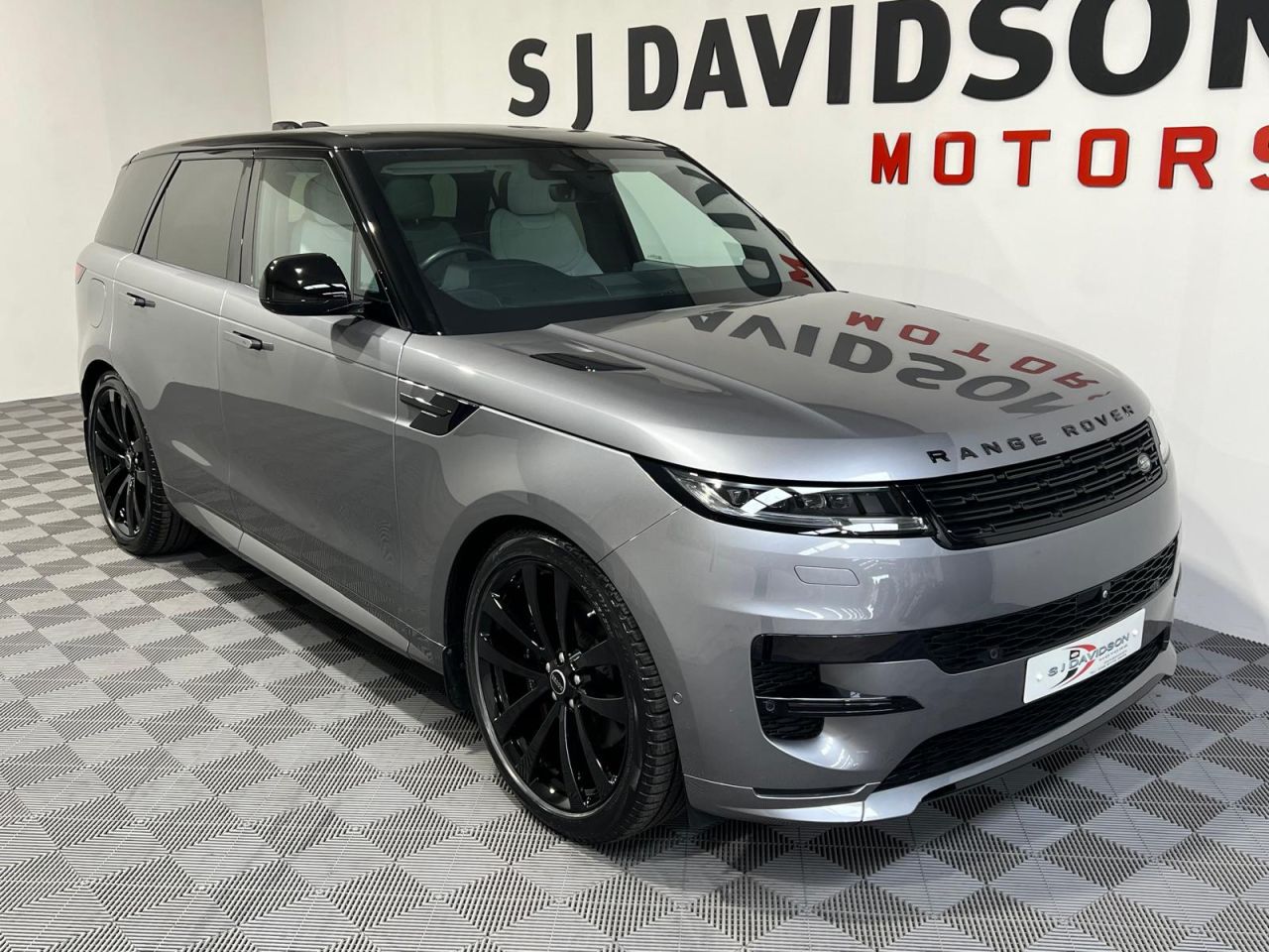 2023 LAND ROVER RANGE ROVER SPORT 3.0 D300 MHEV Dynamic SE SUV 5dr Diesel Auto 4WD Euro 6 (s/s) (300 ps) Eige - vehicle photo 5 for sale on PureCar