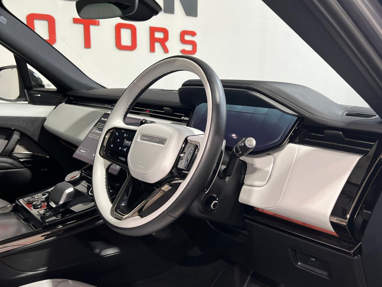 2023 LAND ROVER RANGE ROVER SPORT 3.0 D300 MHEV Dynamic SE SUV 5dr Diesel Auto 4WD Euro 6 (s/s) (300 ps) Eige - vehicle photo 6 for sale on PureCar
