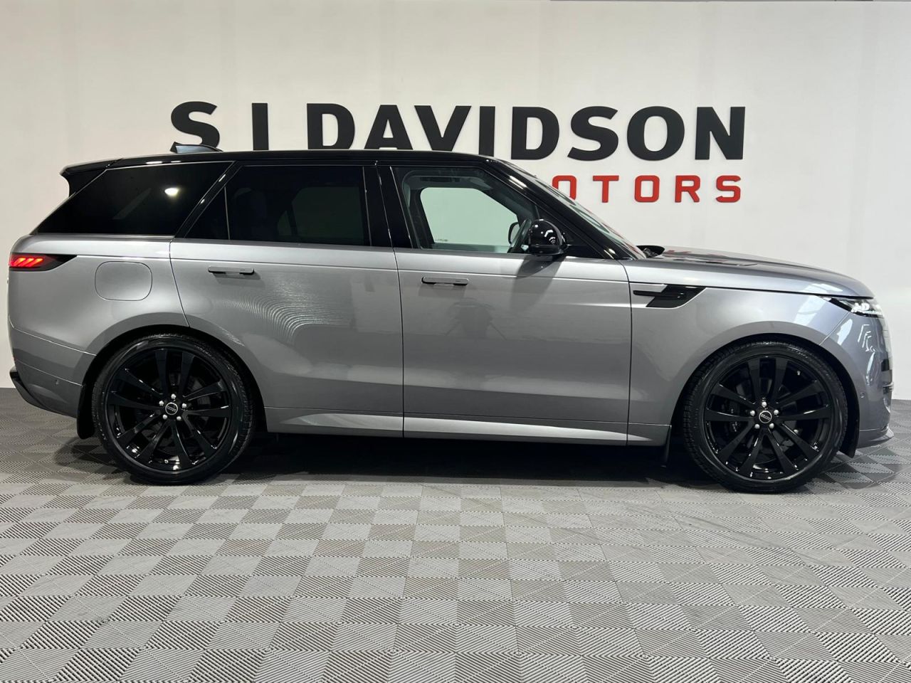 2023 LAND ROVER RANGE ROVER SPORT 3.0 D300 MHEV Dynamic SE SUV 5dr Diesel Auto 4WD Euro 6 (s/s) (300 ps) Eige - vehicle photo 7 for sale on PureCar