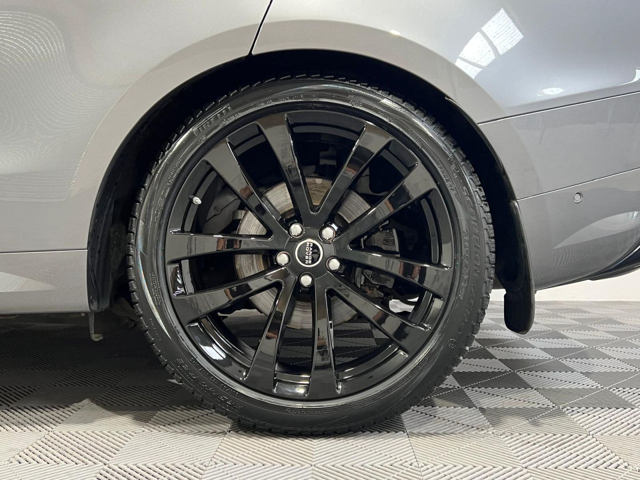 2023 LAND ROVER RANGE ROVER SPORT 3.0 D300 MHEV Dynamic SE SUV 5dr Diesel Auto 4WD Euro 6 (s/s) (300 ps) Eige - vehicle photo 12 for sale on PureCar