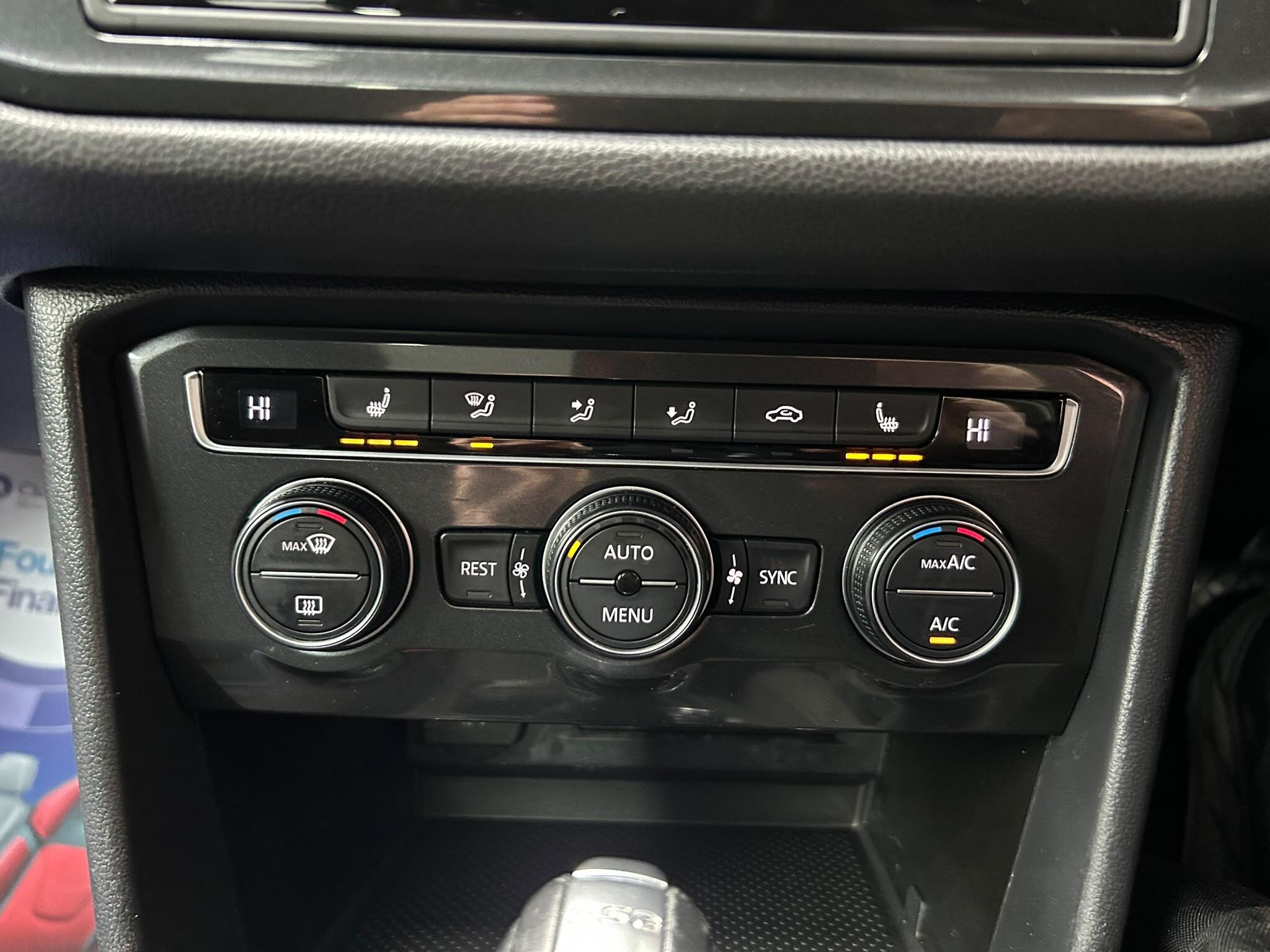 2017 VOLKSWAGEN TIGUAN 2.0 TDI BlueMotion Tech SEL DSG 4Motion Euro 6 (s/s) 5dr - vehicle photo 31 for sale on PureCar