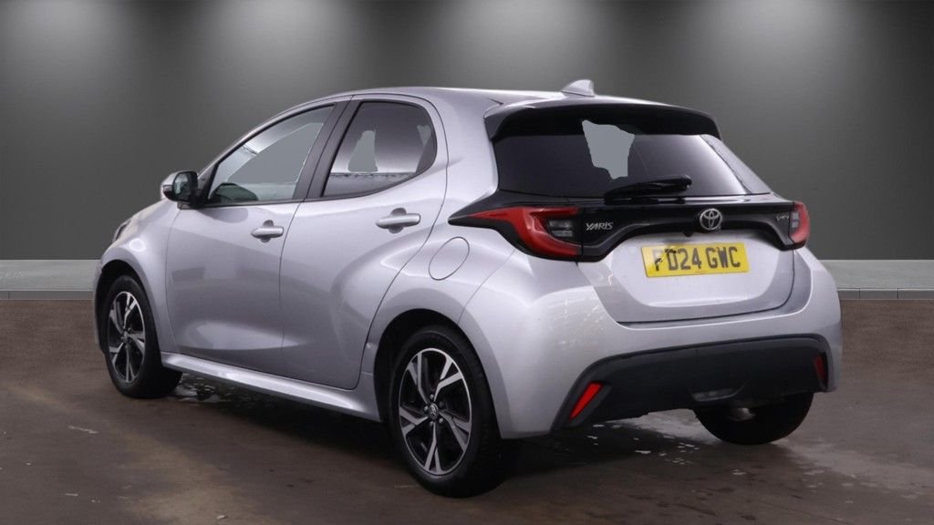 2024 Toyota Yaris — image 3