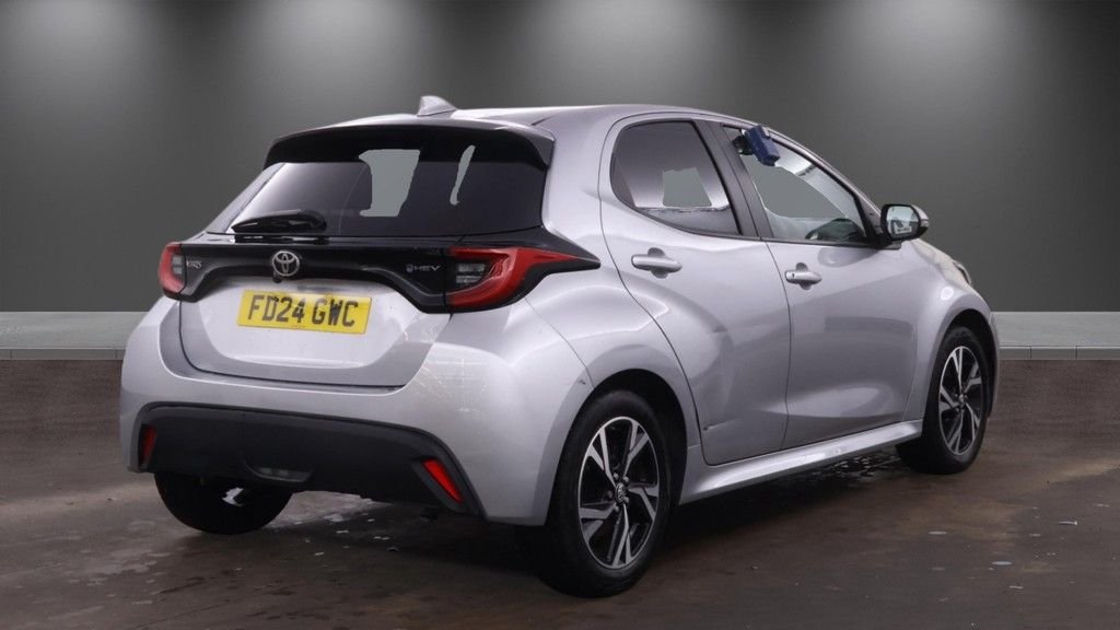 2024 Toyota Yaris — image 4