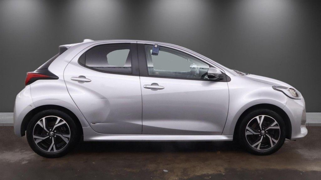 2024 Toyota Yaris — image 5