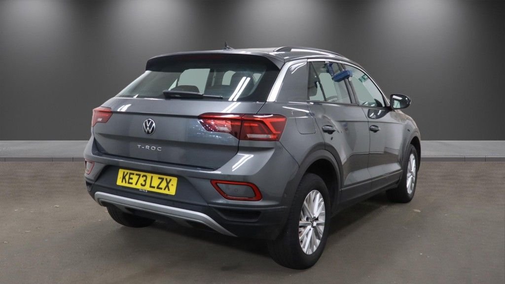 2024 Volkswagen T-Roc — image 4