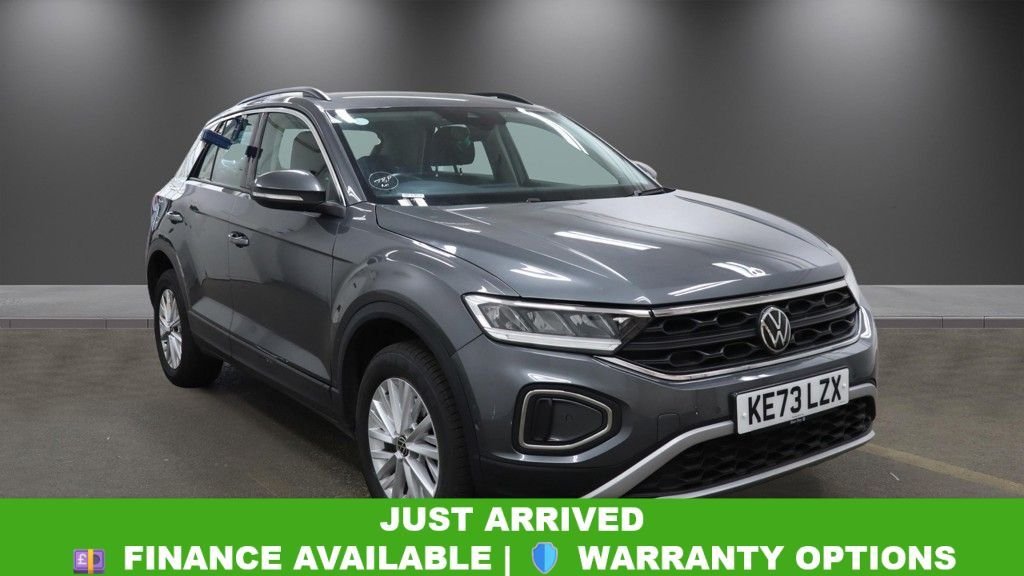 2024 Volkswagen T-Roc — image 1