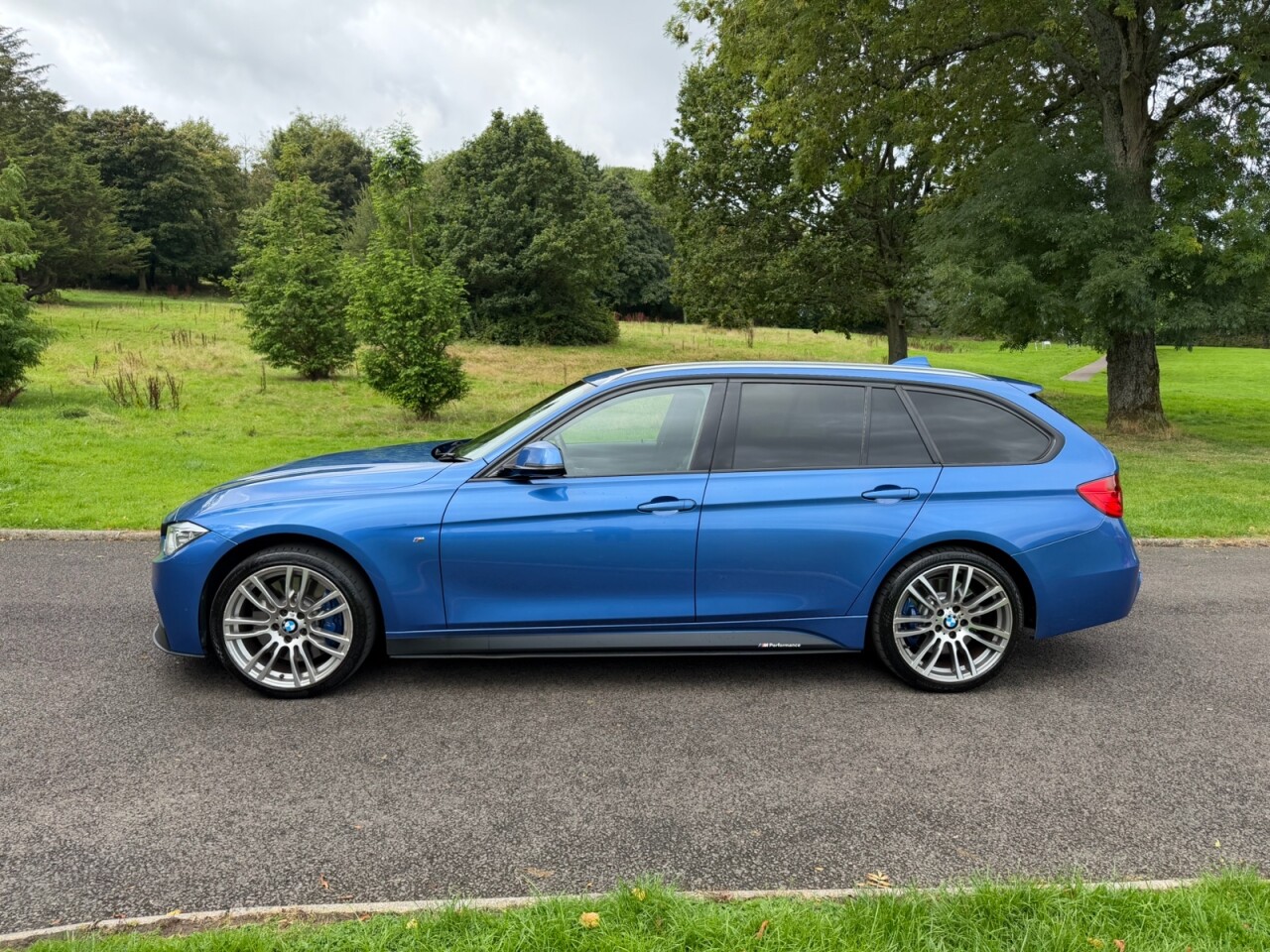 2013 BMW 3 SERIES 3.0 330d M Sport Touring 5dr Diesel Auto xDrive Euro 5 (s/s) (258 ps) - vehicle photo 17 for sale on PureCar