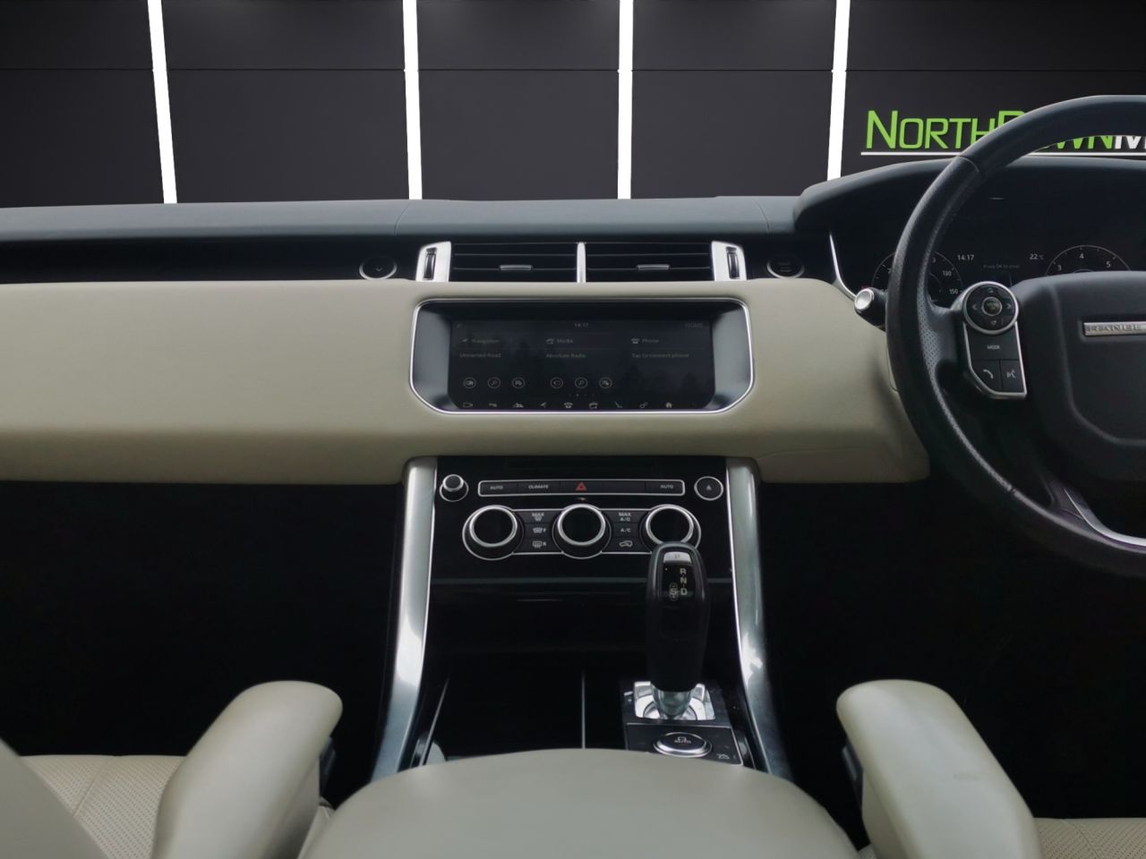 2017 LAND ROVER RANGE ROVER SPORT 3.0 SD V6 HSE SUV 5dr Diesel Auto 4WD Euro 6 (s/s) (306 ps) - vehicle photo 15 for sale on PureCar