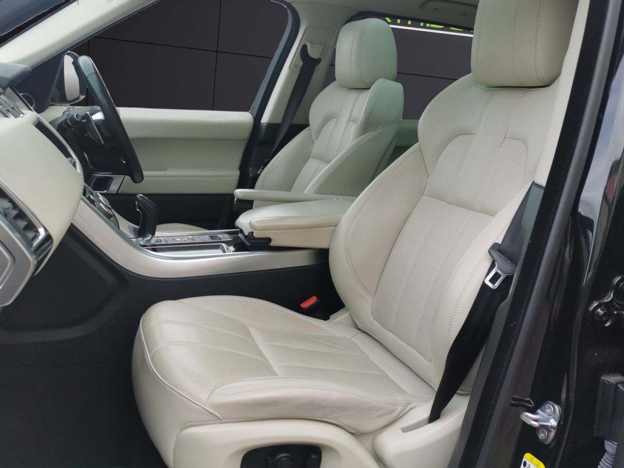 2017 LAND ROVER RANGE ROVER SPORT 3.0 SD V6 HSE SUV 5dr Diesel Auto 4WD Euro 6 (s/s) (306 ps) - vehicle photo 18 for sale on PureCar
