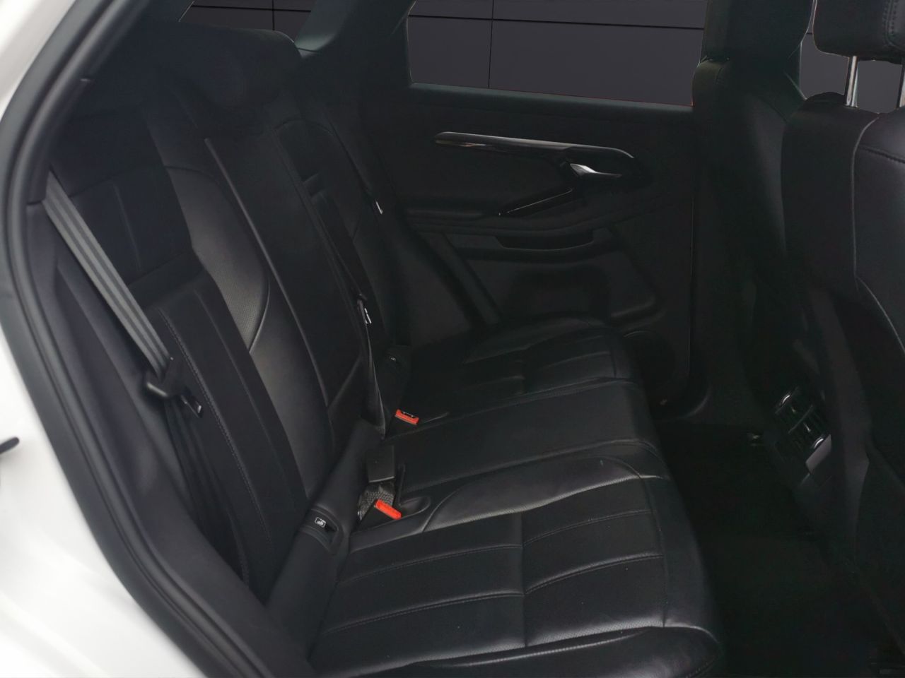 2020 LAND ROVER RANGE ROVER EVOQUE 1.5 P300e 12.2kWh R-Dynamic S SUV 5dr Petrol Plug-in Hybrid Auto 4WD Euro 6 - vehicle photo 13 for sale on PureCar