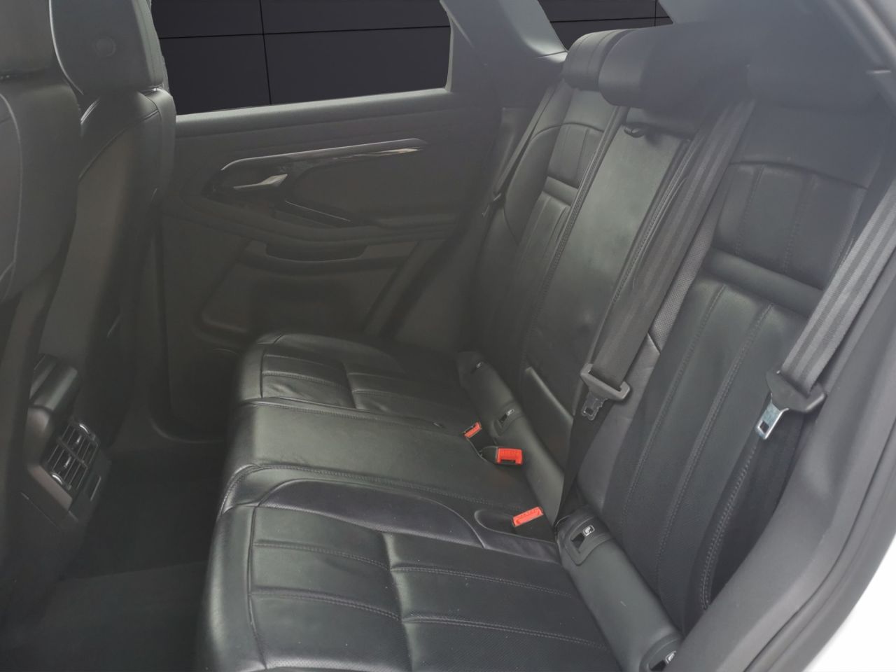 2020 LAND ROVER RANGE ROVER EVOQUE 1.5 P300e 12.2kWh R-Dynamic S SUV 5dr Petrol Plug-in Hybrid Auto 4WD Euro 6 - vehicle photo 19 for sale on PureCar