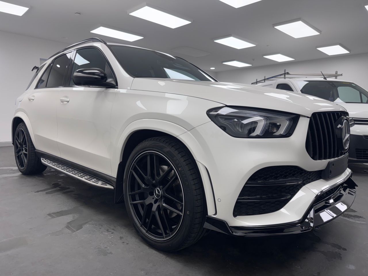 2019 MERCEDES GLE 2.0 GLE300d AMG Line (Premium) SUV 5dr Diesel G-Tronic 4MATIC Euro 6 (s/s) - vehicle photo 3 for sale on PureCar