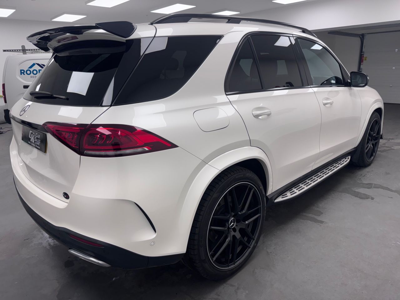 2019 MERCEDES GLE 2.0 GLE300d AMG Line (Premium) SUV 5dr Diesel G-Tronic 4MATIC Euro 6 (s/s) - vehicle photo 2 for sale on PureCar