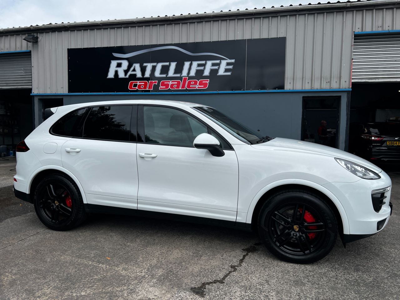 2016 PORSCHE CAYENNE 3.0 TD V6 SUV 5dr Diesel TiptronicS 4WD Euro 6 (s/s) (262 ps) - vehicle photo 2 for sale on PureCar