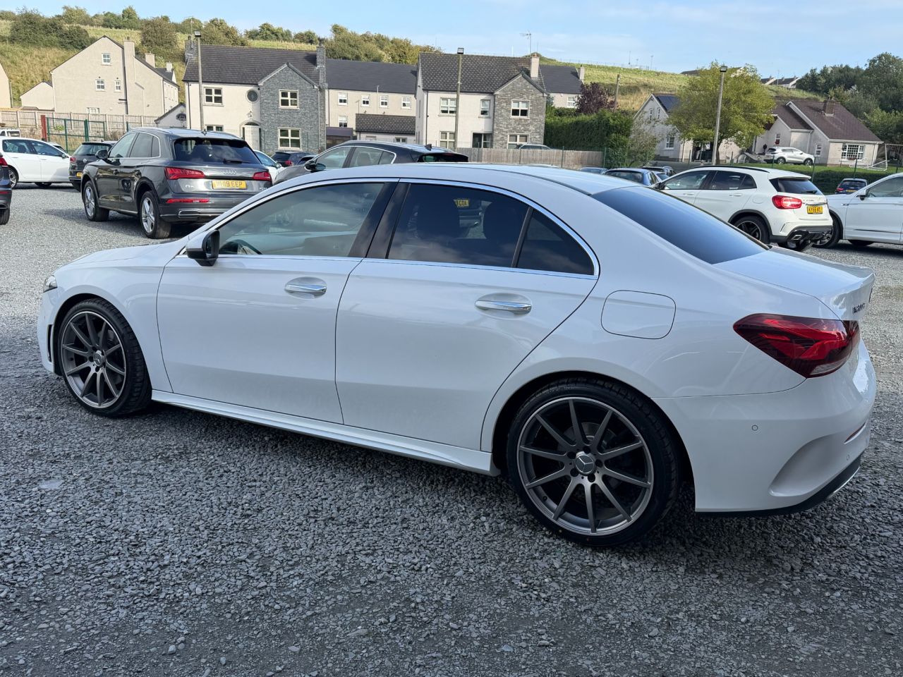 2021 MERCEDES A CLASS 2.0 A200d AMG Line (Premium 2) Saloon 4dr Diesel 8G-DCT Euro 6 (s/s) (150 p - vehicle photo 4 for sale on PureCar