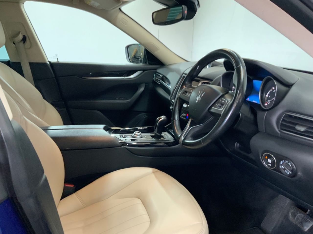2018 MASERATI LEVANTE 3.0D V6 SUV 5dr Diesel ZF 4WD Euro 6 (s/s) (275 ps) - vehicle photo 12 for sale on PureCar