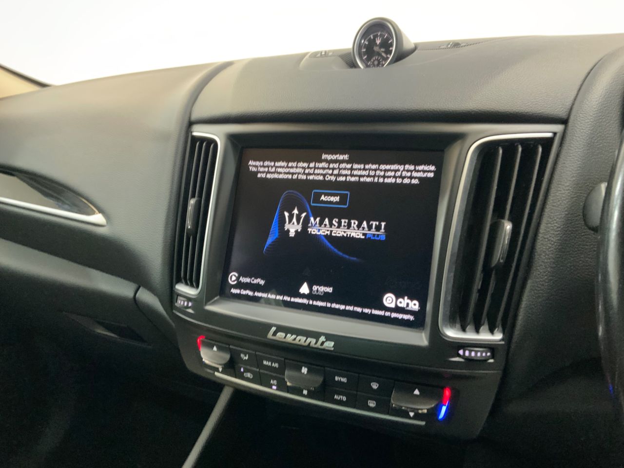 2018 MASERATI LEVANTE 3.0D V6 SUV 5dr Diesel ZF 4WD Euro 6 (s/s) (275 ps) - vehicle photo 17 for sale on PureCar