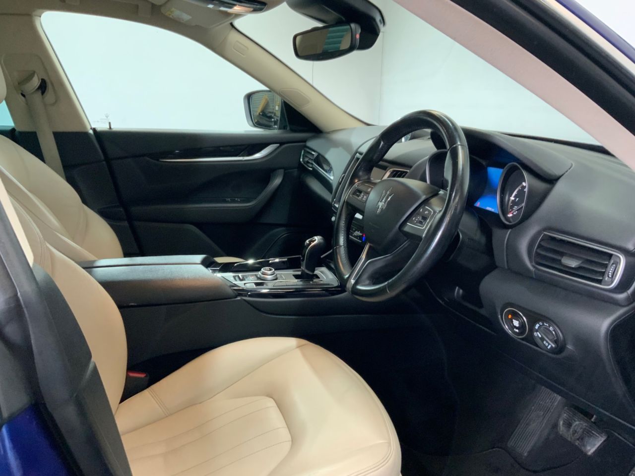 2018 MASERATI LEVANTE 3.0D V6 SUV 5dr Diesel ZF 4WD Euro 6 (s/s) (275 ps) - vehicle photo 15 for sale on PureCar