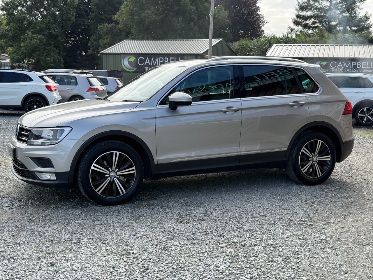 2017 VOLKSWAGEN TIGUAN 2.0 TDI BlueMotion Tech SE Navigation SUV 5dr Diesel Manual Euro 6 (s/s) (1 - vehicle photo 3 for sale on PureCar