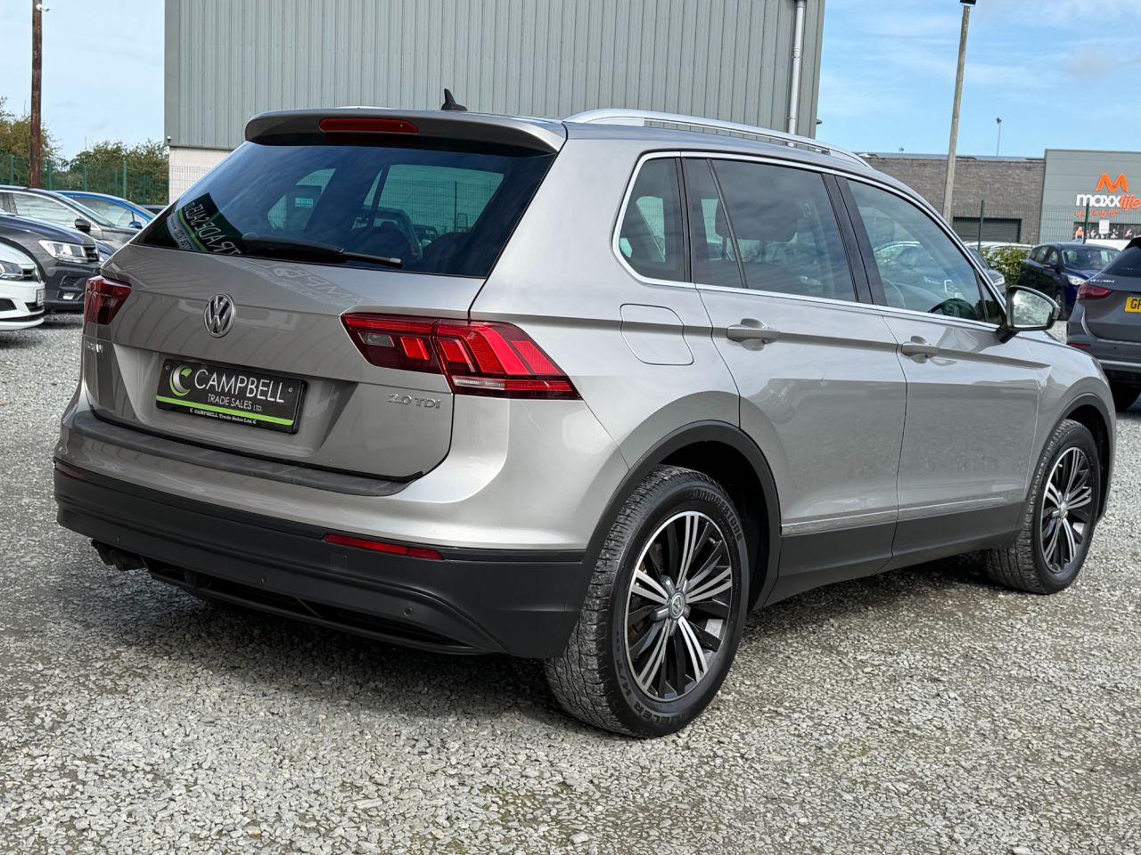 2017 VOLKSWAGEN TIGUAN 2.0 TDI BlueMotion Tech SE Navigation SUV 5dr Diesel Manual Euro 6 (s/s) (1 - vehicle photo 7 for sale on PureCar