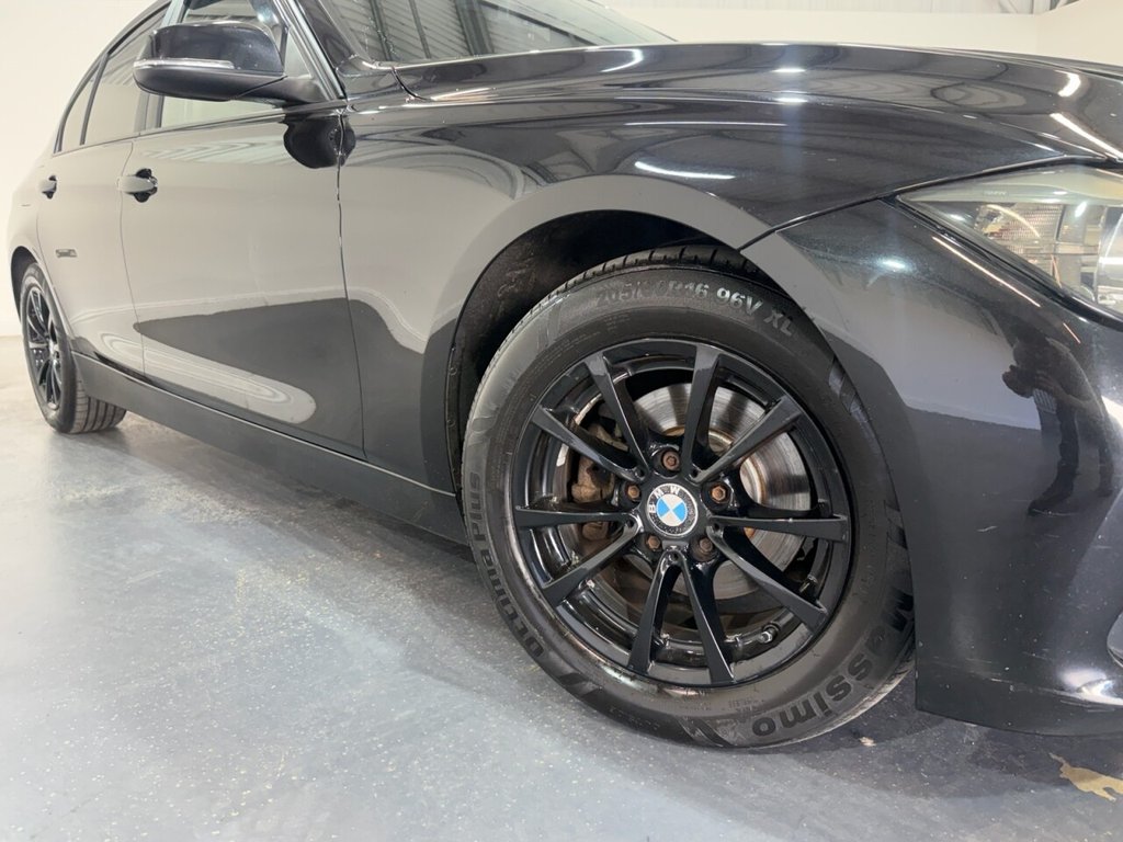 2015 BMW 3 Series — image 3