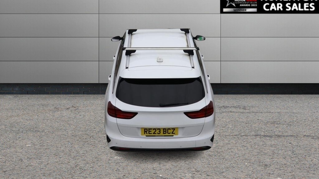 2023 Kia Ceed — image 4