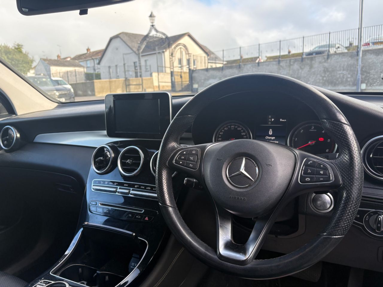 2019 MERCEDES GLC 2.1 GLC220d Urban Edition SUV 5dr Diesel G-Tronic+ 4MATIC Euro 6 (s/s) (170 - vehicle photo 8 for sale on PureCar