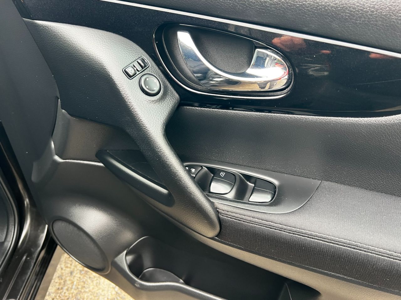 2014 NISSAN QASHQAI 1.5 dCi Acenta Premium SUV 5dr Diesel Manual 2WD Euro 5 (s/s) (110 ps) - vehicle photo 12 for sale on PureCar