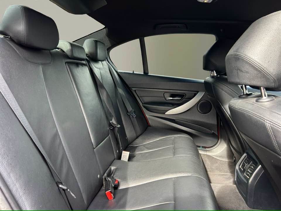 2015 BMW 3 SERIES 3.0 330d M Sport Saloon 4dr Diesel Auto Euro 5 (s/s) (258 ps) - vehicle photo 11 for sale on PureCar