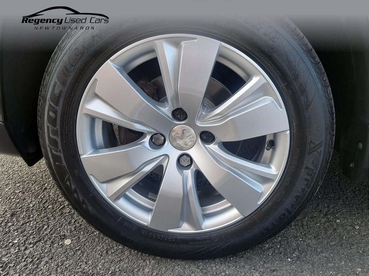 2016 PEUGEOT 1.2 PureTech Active Euro 6 5dr - vehicle photo 28 for sale on PureCar